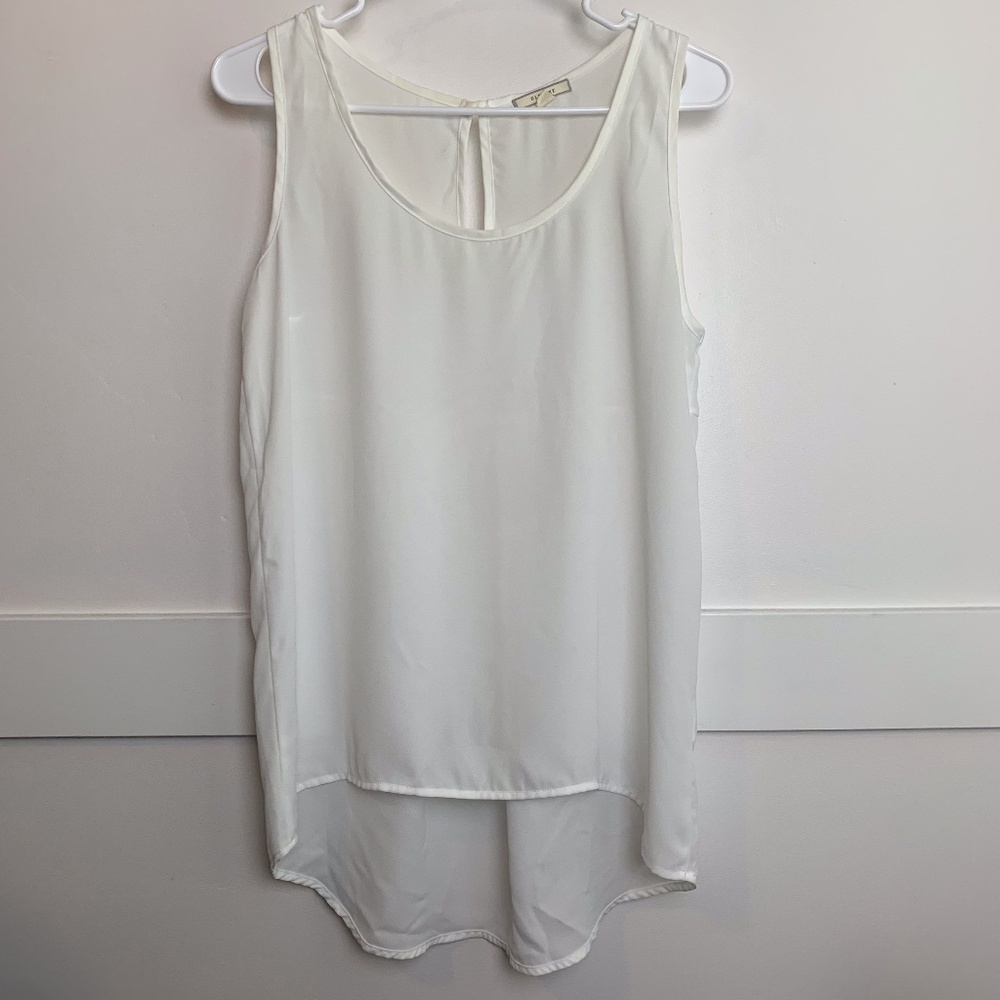 Pleione White Sheer Keyhole Sleeveless Blouse